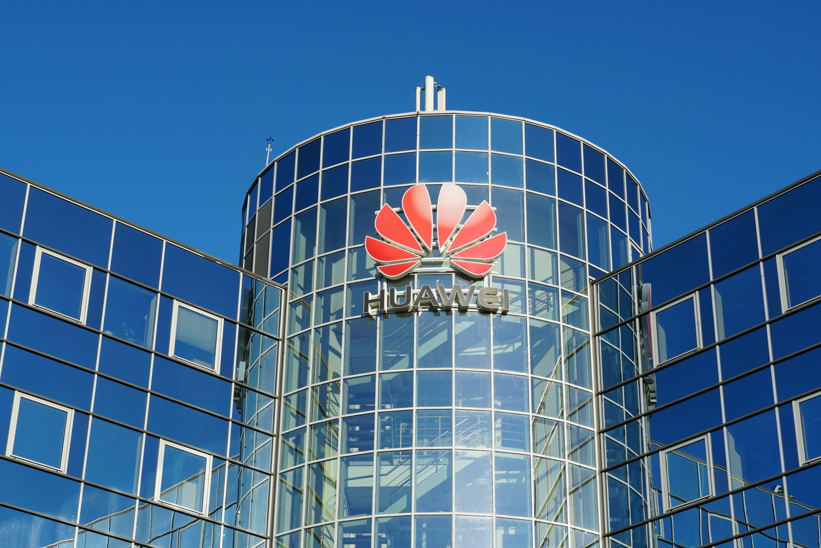 Senate approves $1 billion budget to help rural carriers replace Huawei gear