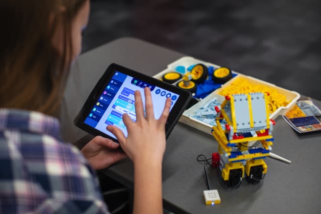 This virtual robotics camp is launching just in time for summer