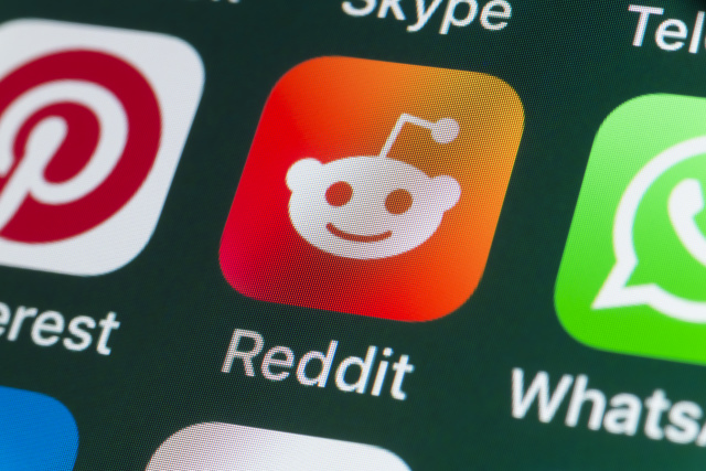 Reddit and LinkedIn will fix clipboard snooping in their iOS apps